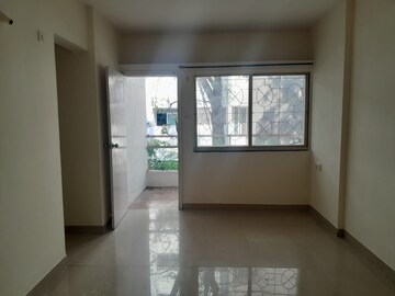 Room in 2 BHK Apartment at Ram India Green Divine, Hadapsar – for Rent