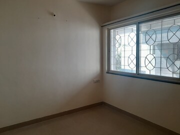 Room in 2 BHK Apartment at Ram India Green Divine, Hadapsar – for Rent