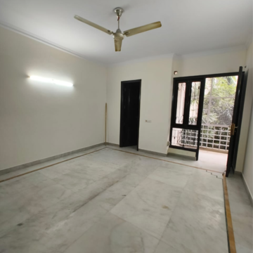 Room in 3 BHK Independent House at Lajpat Nagar – for Rent