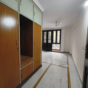 Room in 3 BHK Independent House at Lajpat Nagar – for Rent