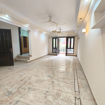 Room in 3 BHK Independent House at Lajpat Nagar – for Rent