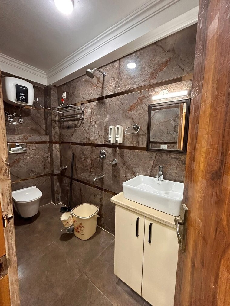 Bathroom, chattarpur 2 Bedroom 850 Sq.Ft. Builder Floor In Chattarpur Delhi 9474186