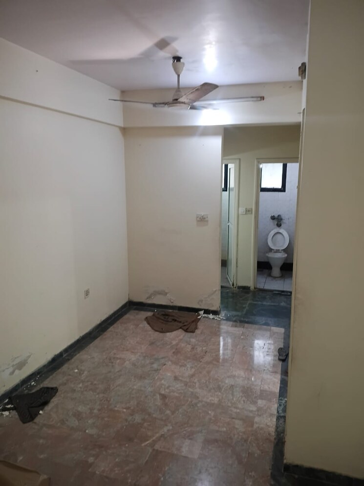 Room, hiranandani-estate-park-plaza-a 1 Bedroom 350 Sq.Ft. Apartment In Ghodbunder Road Thane 9474190