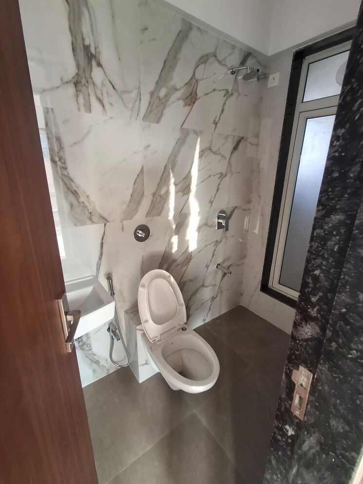 Bathroom, chembur 5 Bedroom 1768 Sq.Ft. Apartment In Chembur Mumbai 9474191