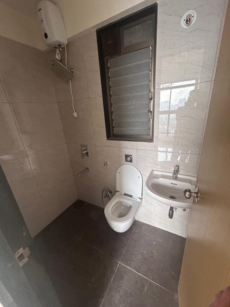 Bathroom, goregaon west 2 Bedroom 750 Sq.Ft. Apartment In Goregaon West Mumbai 9474204