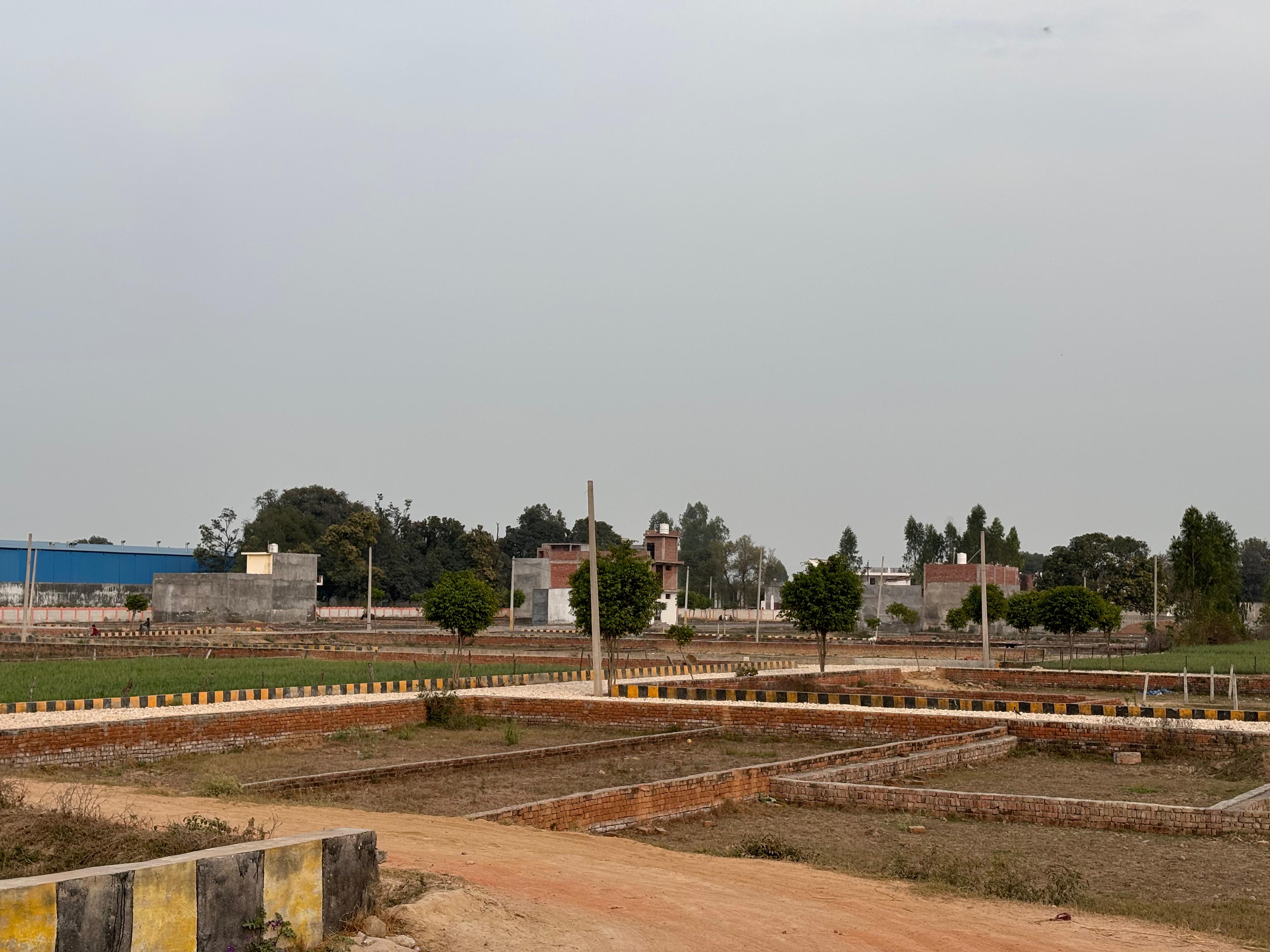 Plot For Sale in Mohanlalganj