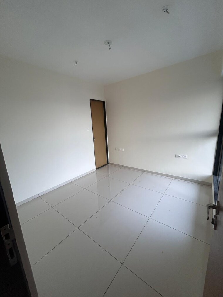 Room, goregaon west 1 Bedroom 450 Sq.Ft. Apartment In Goregaon West Mumbai 9474216