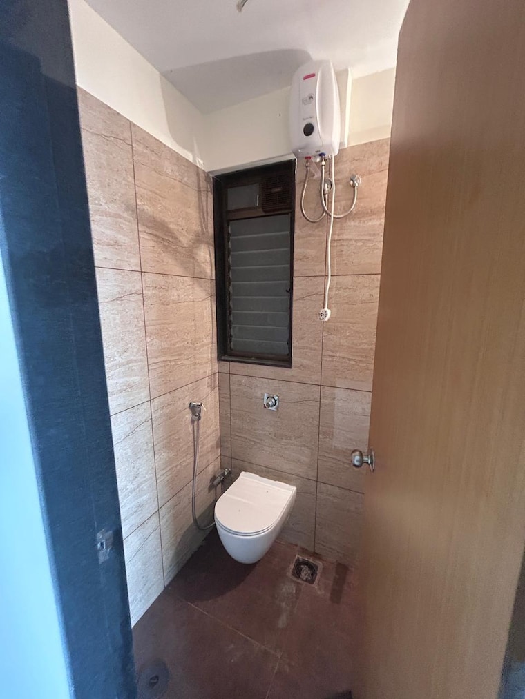 Bathroom, goregaon west 1 Bedroom 450 Sq.Ft. Apartment In Goregaon West Mumbai 9474216