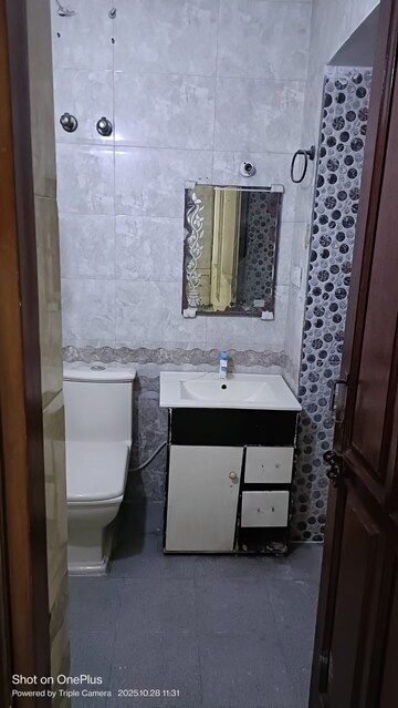 Bathroom in 3 BHK Builder Floor at Espire Towers, Sector 37 – for Rent