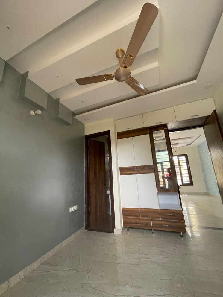 Room, kharar road 2 Bedroom 110 Sq.Yd. Builder Floor In Kharar Road Mohali 9474280
