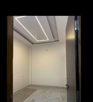 Room in 3 BHK Independent House at Gomti Nagar – for Rent