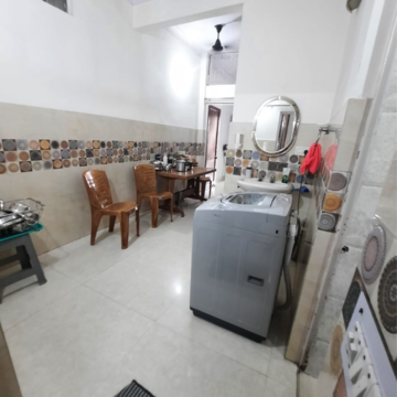 Team Area in 2 BHK Builder Floor at Malviya Nagar – for Rent