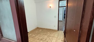 Room in 1 BHK Builder Floor at Saket – for Rent