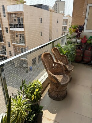 Balcony in 3 BHK Apartment at Shiva Motia Huys, Pir Machalla – for Sale