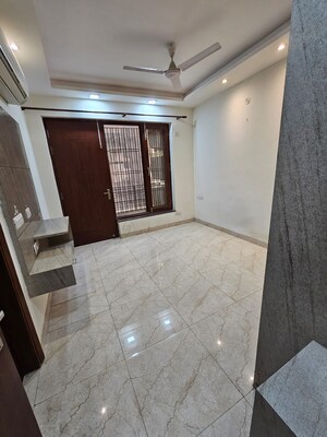 Kitchen in 2 BHK Builder Floor at Royal Homez, Sector 43 – for Rent