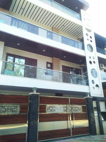 2 BHK Builder Floor – Exterior View View at Royal Homez, Sector 43 - for Rent