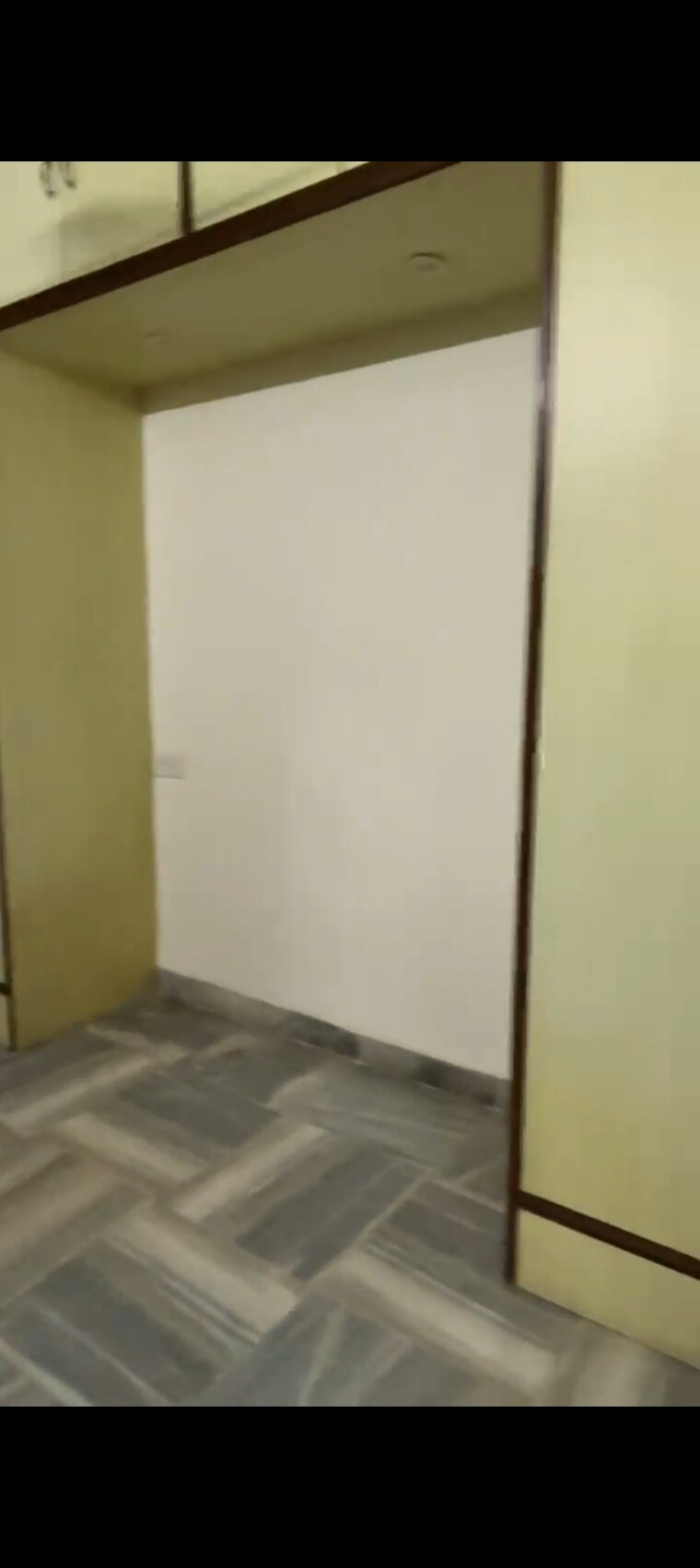 Room, ic colony 2 Bedroom 630 Sq.Ft. Apartment In Ic Colony Mumbai 9474336