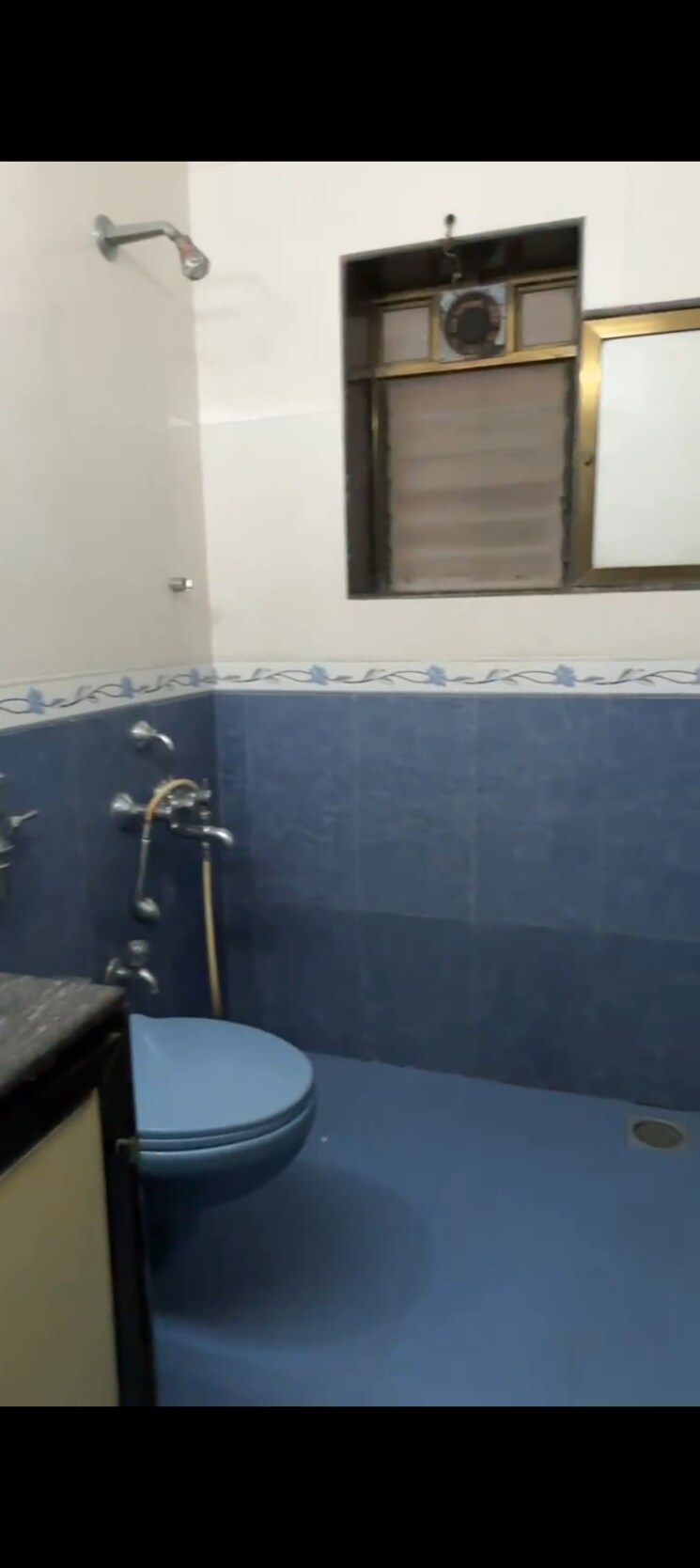 Bathroom, ic colony 2 Bedroom 630 Sq.Ft. Apartment In Ic Colony Mumbai 9474336