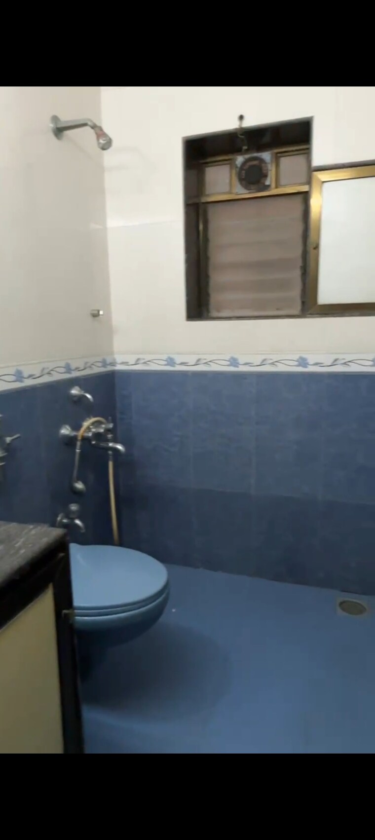Bathroom, ic colony 2 Bedroom 630 Sq.Ft. Apartment In Ic Colony Mumbai 9474336