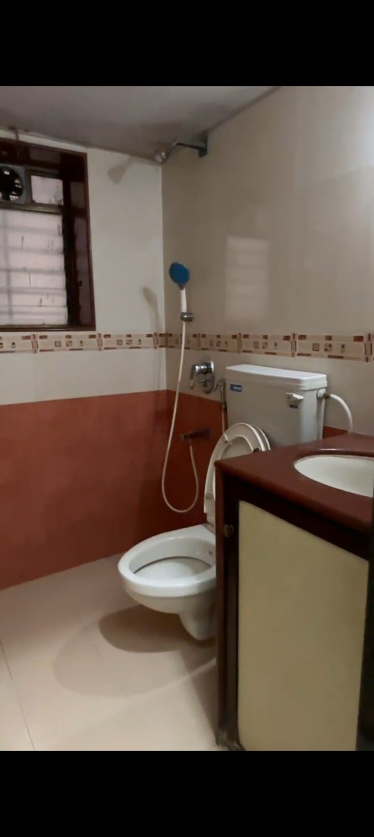 Bathroom, ic colony 2 Bedroom 630 Sq.Ft. Apartment In Ic Colony Mumbai 9474336