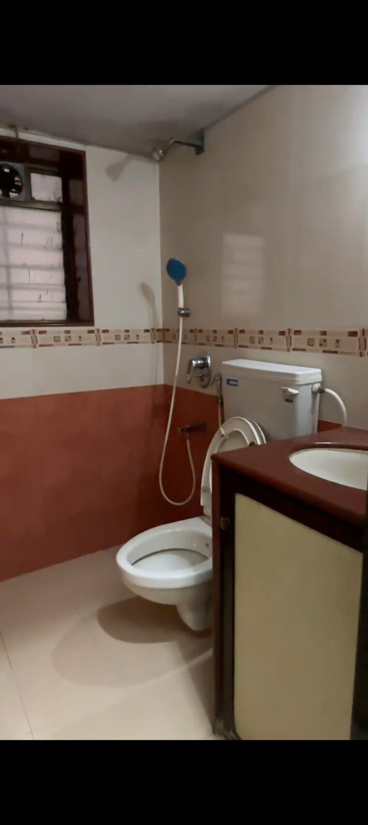 Bathroom, ic colony 2 Bedroom 630 Sq.Ft. Apartment In Ic Colony Mumbai 9474336