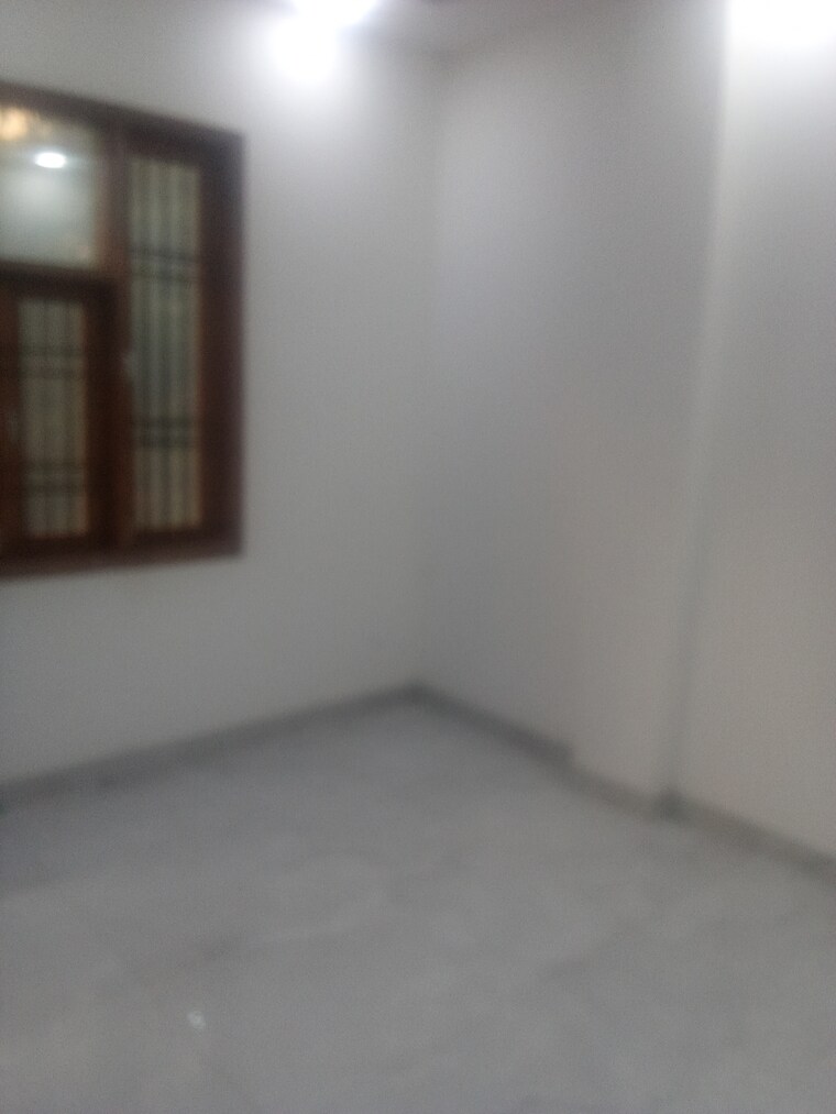 Room, rohini sector 24 2 Bedroom 600 Sq.Ft. Builder Floor In Rohini Sector 24 Delhi 9474330