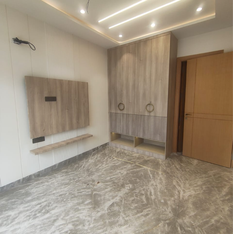 Room, vikas puri 3 Bedroom 200 Sq.Yd. Builder Floor In Vikas Puri Delhi 9474447