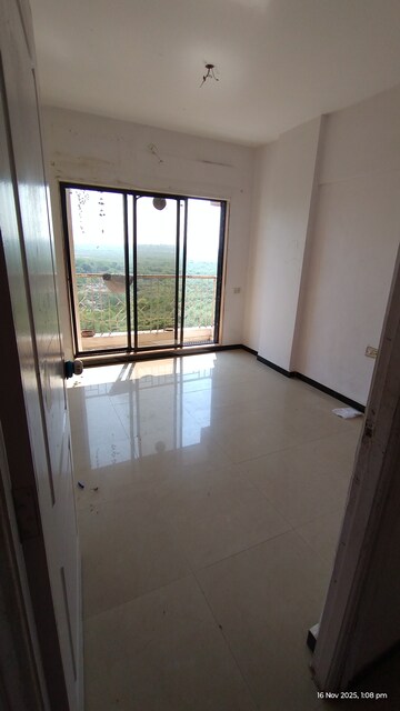 Bedroom in 1 BHK Apartment at Kandivali West – for Rent