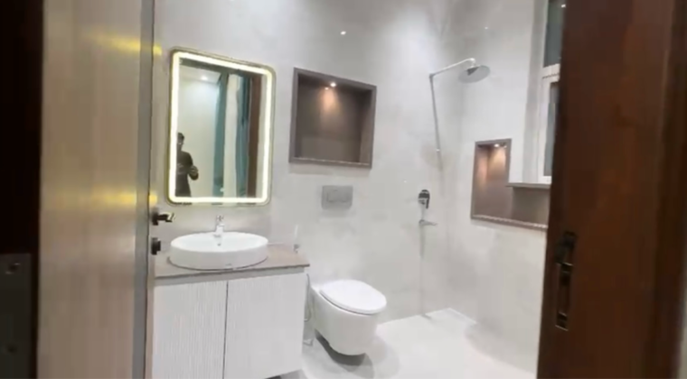 Bathroom, sector 83 3 Bedroom 1900 Sq.Ft. Apartment In Sector 83 Faridabad 9474384