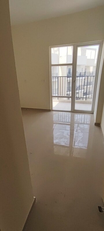 Room in 2 BHK Apartment at Signature The Serenas, Sohna Sector 36 – for Rent