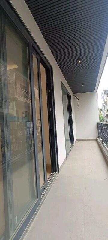 Building Lobby in 3 BHK Builder Floor at Palm Residency Chhatarpur, Chattarpur – for Rent