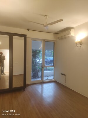 Room in 3 BHK Apartment at Vatika City, Sector 49 – for Rent