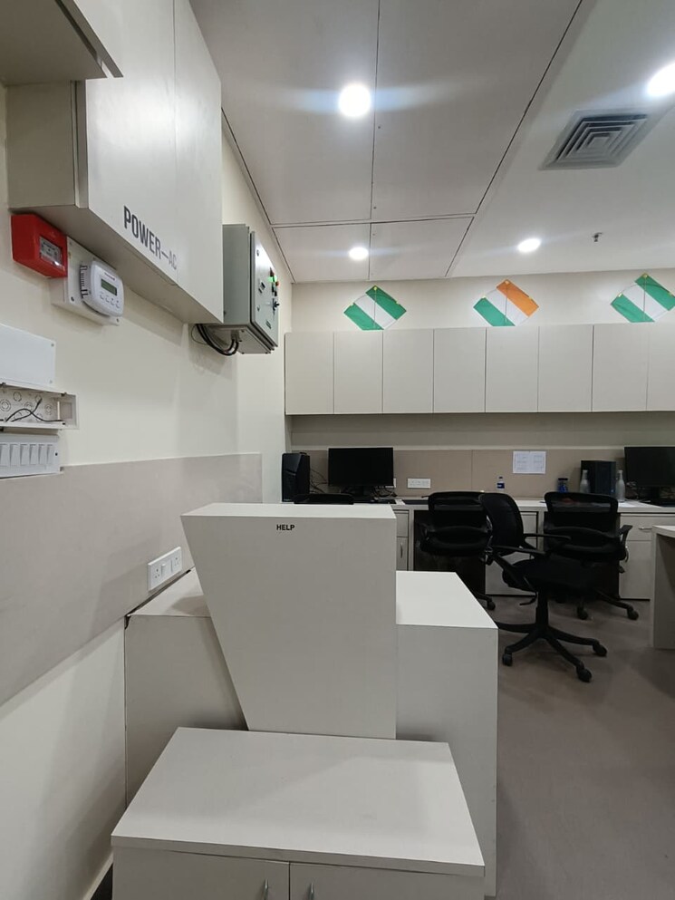 Team Area, mani-casadona Commercial Office Space 880 Sq.Ft. In New Town Kolkata 9474398