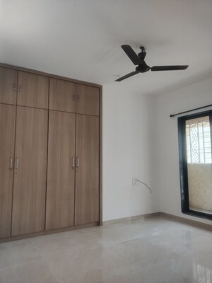 Room in 3 BHK Apartment at Cosmos Jewels, Ghodbunder Road – for Rent