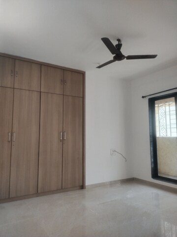 Room in 3 BHK Apartment at Cosmos Jewels, Ghodbunder Road – for Rent