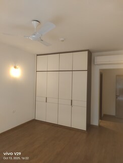 3 BHK + Servant Room Apartment For Sale in Ireo Uptown
