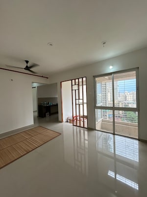 Room in 1 BHK Apartment at Haware Estate, Kasarvadavali – for Rent