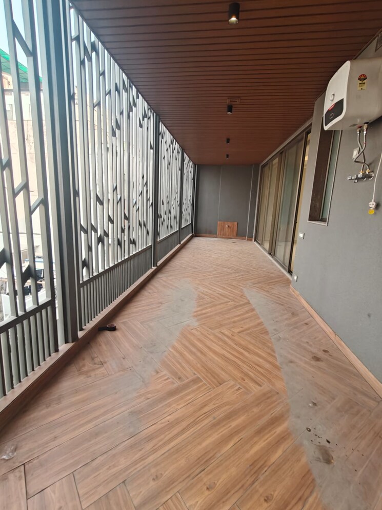 Balcony, greater kailash i 4 Bedroom 4500 Sq.Ft. Builder Floor In Greater Kailash I Delhi 9474490