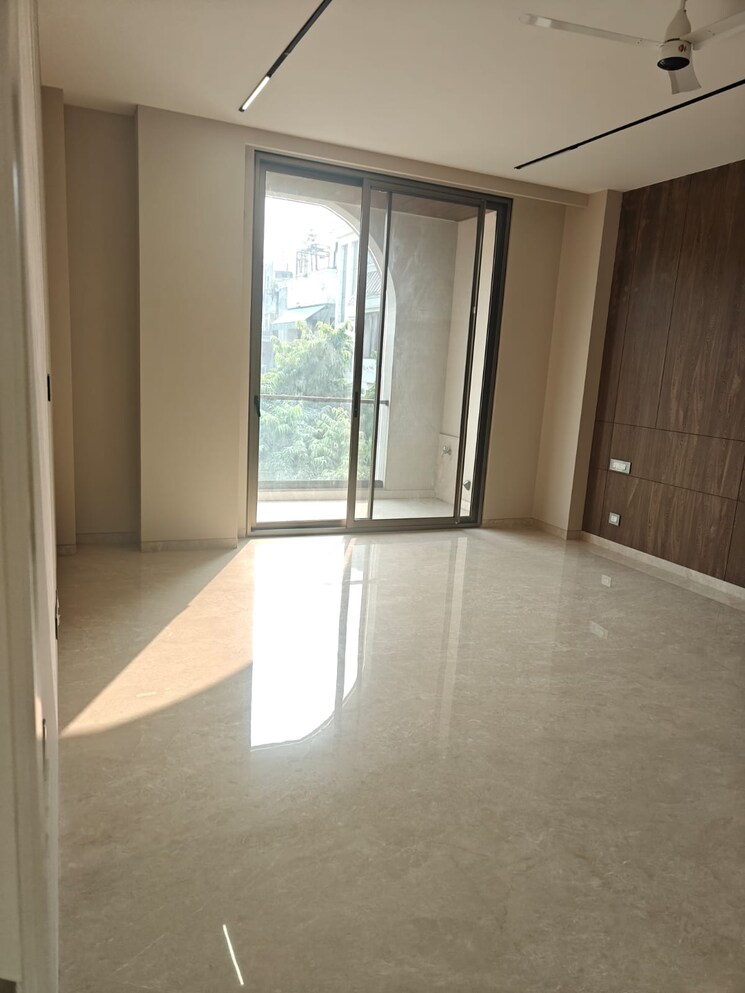Room, greater kailash i 4 Bedroom 4500 Sq.Ft. Builder Floor In Greater Kailash I Delhi 9474490