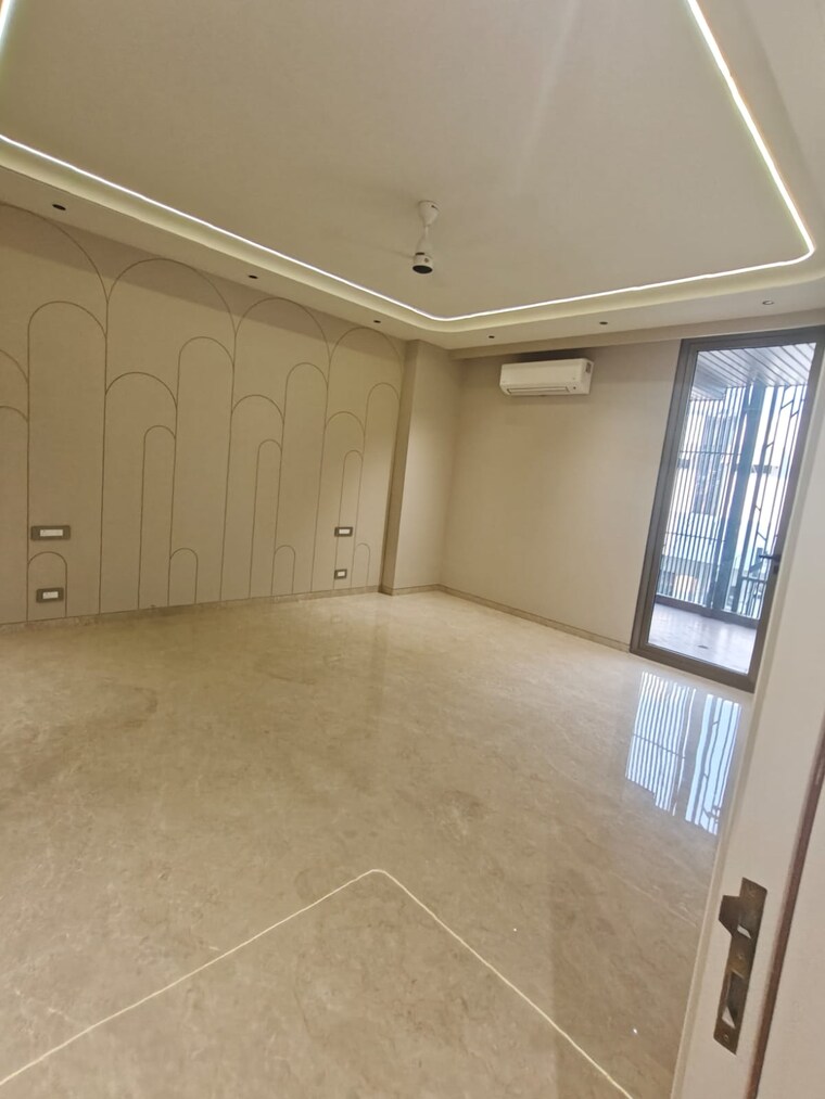Room, greater kailash i 4 Bedroom 4500 Sq.Ft. Builder Floor In Greater Kailash I Delhi 9474490