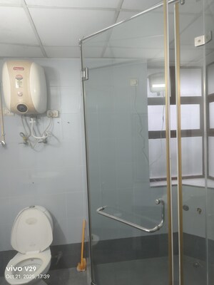 Bathroom in 5 BHK Apartment at Vipul Belmonte, Sector 53 – for Rent
