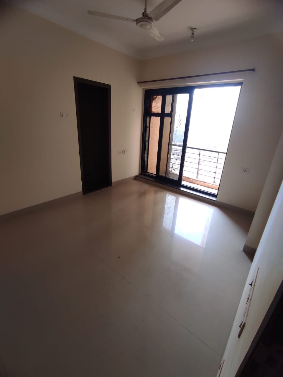 1 BHK Apartment For Rent in K Raheja Heights