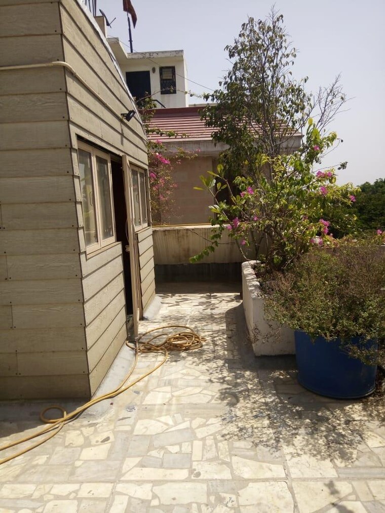 Balcony, greater kailash ii 1 Bedroom 1250 Sq.Ft. Builder Floor In Greater Kailash ii Delhi 9474508