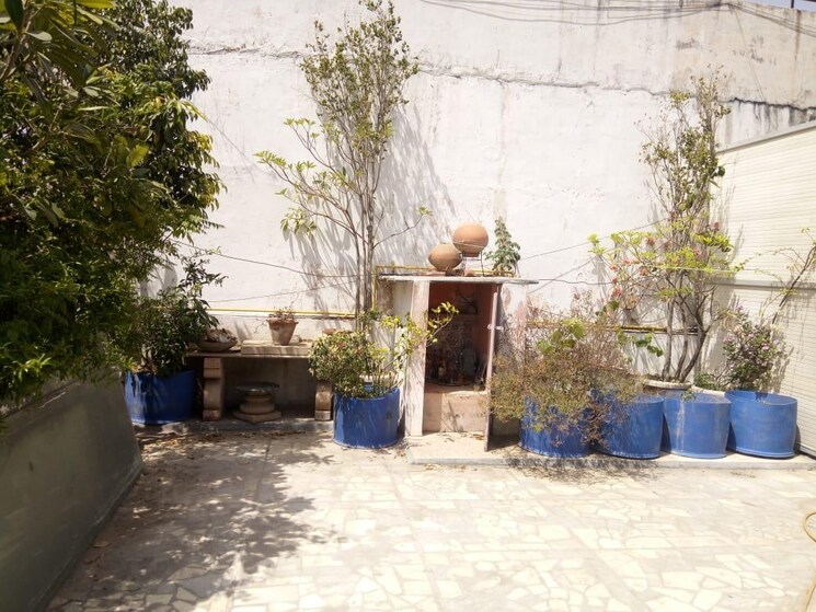 Terrace, greater kailash ii 1 Bedroom 1250 Sq.Ft. Builder Floor In Greater Kailash ii Delhi 9474508