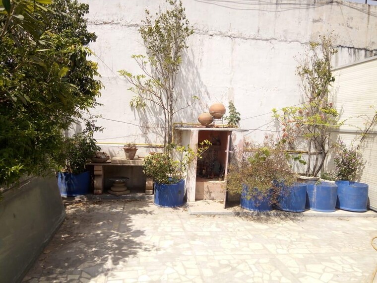 Terrace, greater kailash ii 1 Bedroom 1250 Sq.Ft. Builder Floor In Greater Kailash ii Delhi 9474508