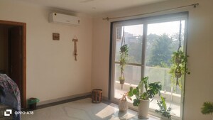 Room in 4 BHK Apartment at Agrim Apartment, Sector 43 – for Rent