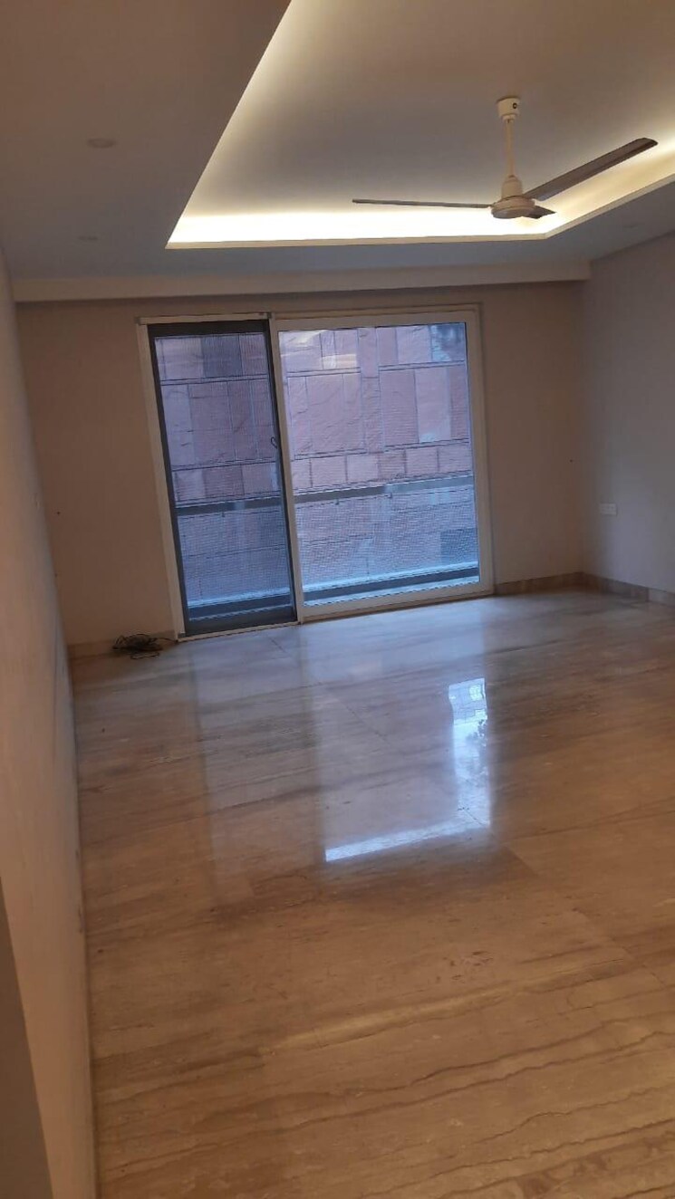 Room, greater kailash ii 4 Bedroom 3500 Sq.Ft. Builder Floor In Greater Kailash ii Delhi 9474525