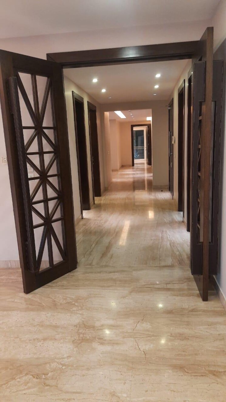 Room, greater kailash ii 4 Bedroom 3500 Sq.Ft. Builder Floor In Greater Kailash ii Delhi 9474525