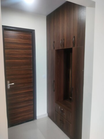 Furnished Amenities in 3 BHK Builder Floor at M3M Atrium, Sector 57 – for Rent