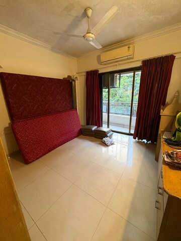 Bedroom in 2 BHK Apartment at Khar West – for Rent